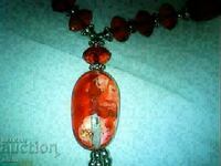 όμορφο κολιέ