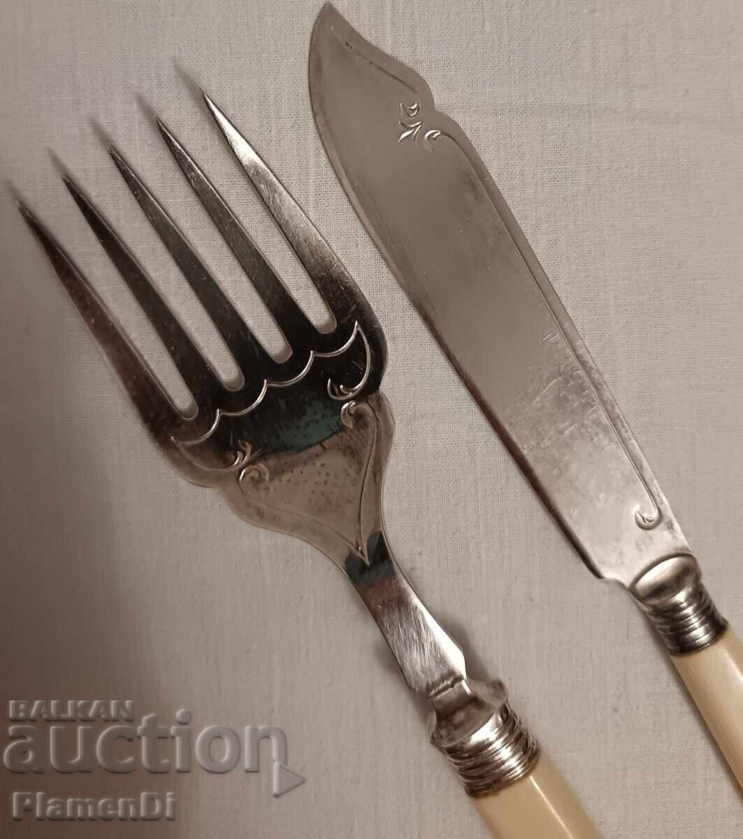 Licitație Cuțit și furculiță vechi argintate