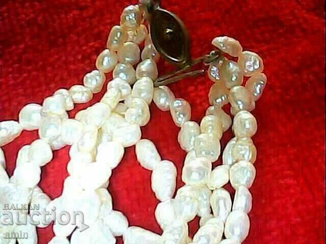 Set vechi frumos de perle re4ni cu preț € 20.00 | 39.12 BGN Set vechi frumos de perle re4ni cu preț € 20.00 | 39.12 BGN