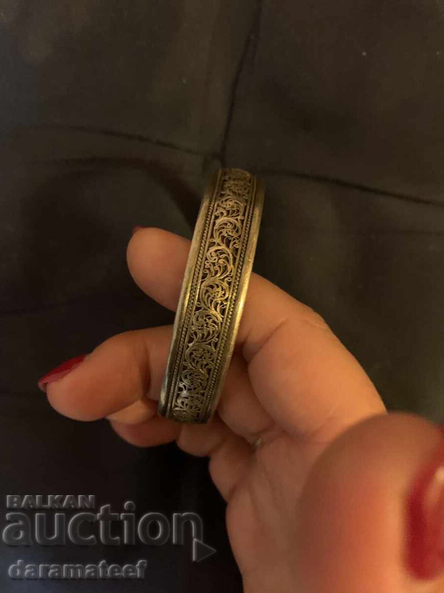 Brățară veche, masivă, din argint cu preț € 179.00 | 350.09 BGN