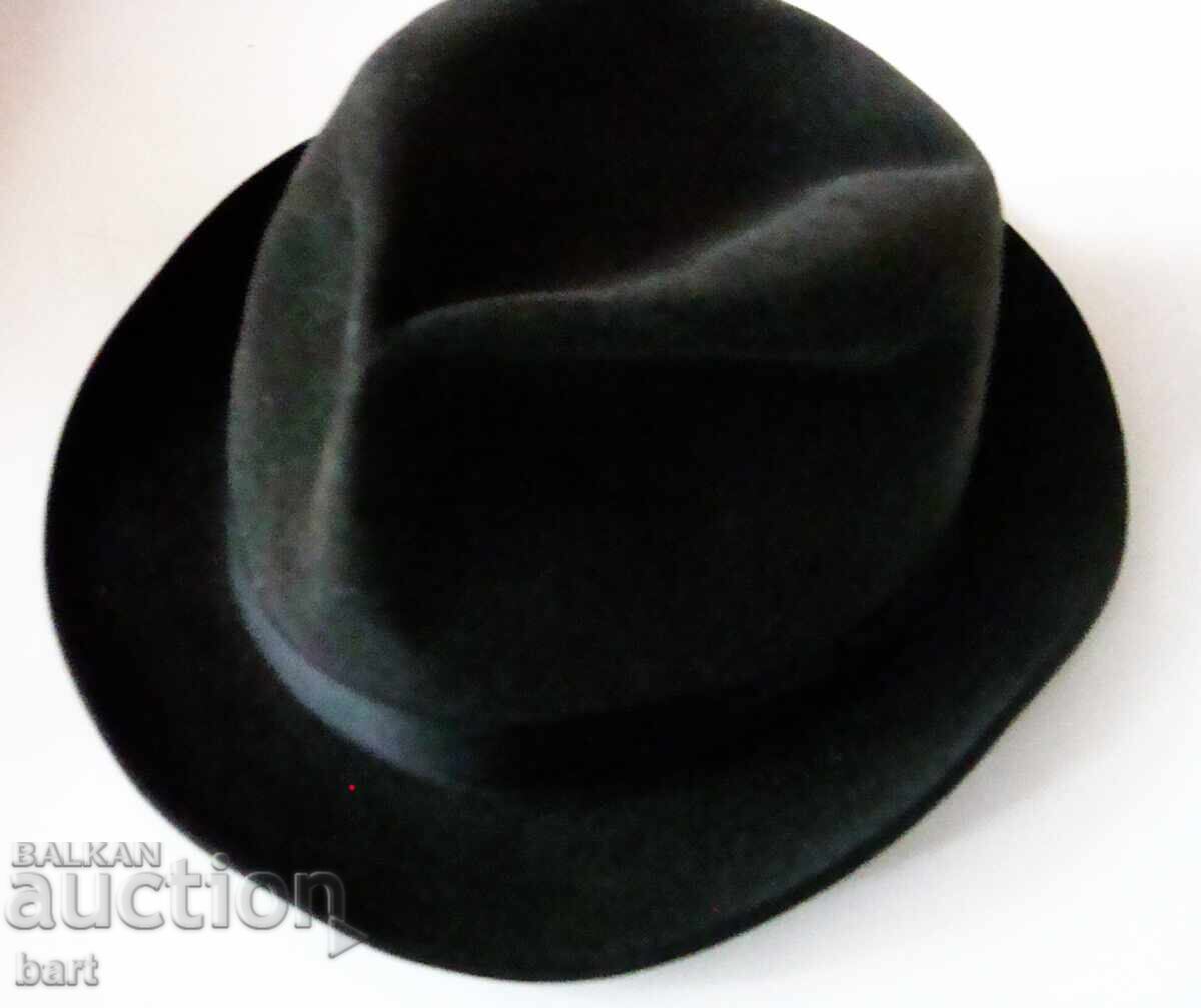 Μαλακό καπέλο από τη δεκαετία του '70 του 20ού αιώνα Μαλακό καπέλο από τη δεκαετία του '70 του 20ού αιώνα