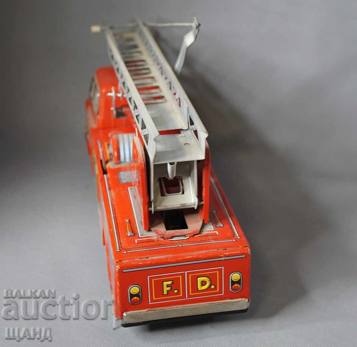 Стара Японска метална играчка модел камион пожарна - 5 Стара Японска метална играчка модел камион пожарна - 5
