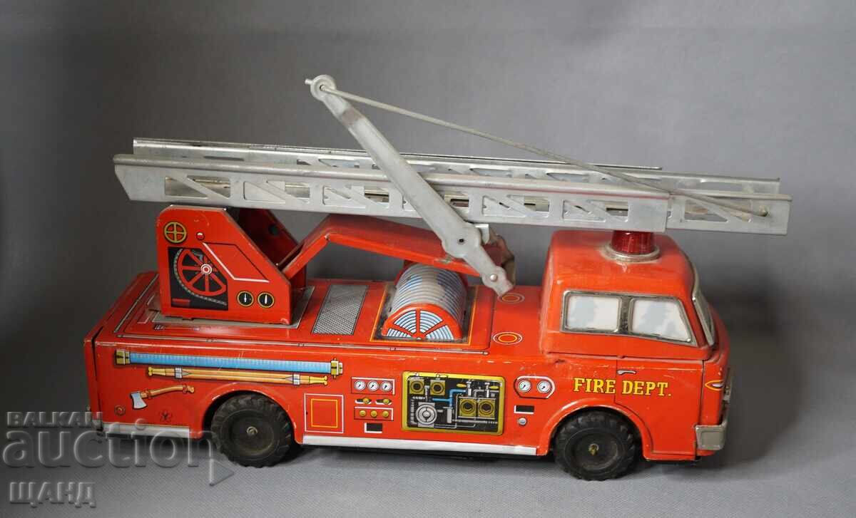 Стара Японска метална играчка модел камион пожарна Стара Японска метална играчка модел камион пожарна