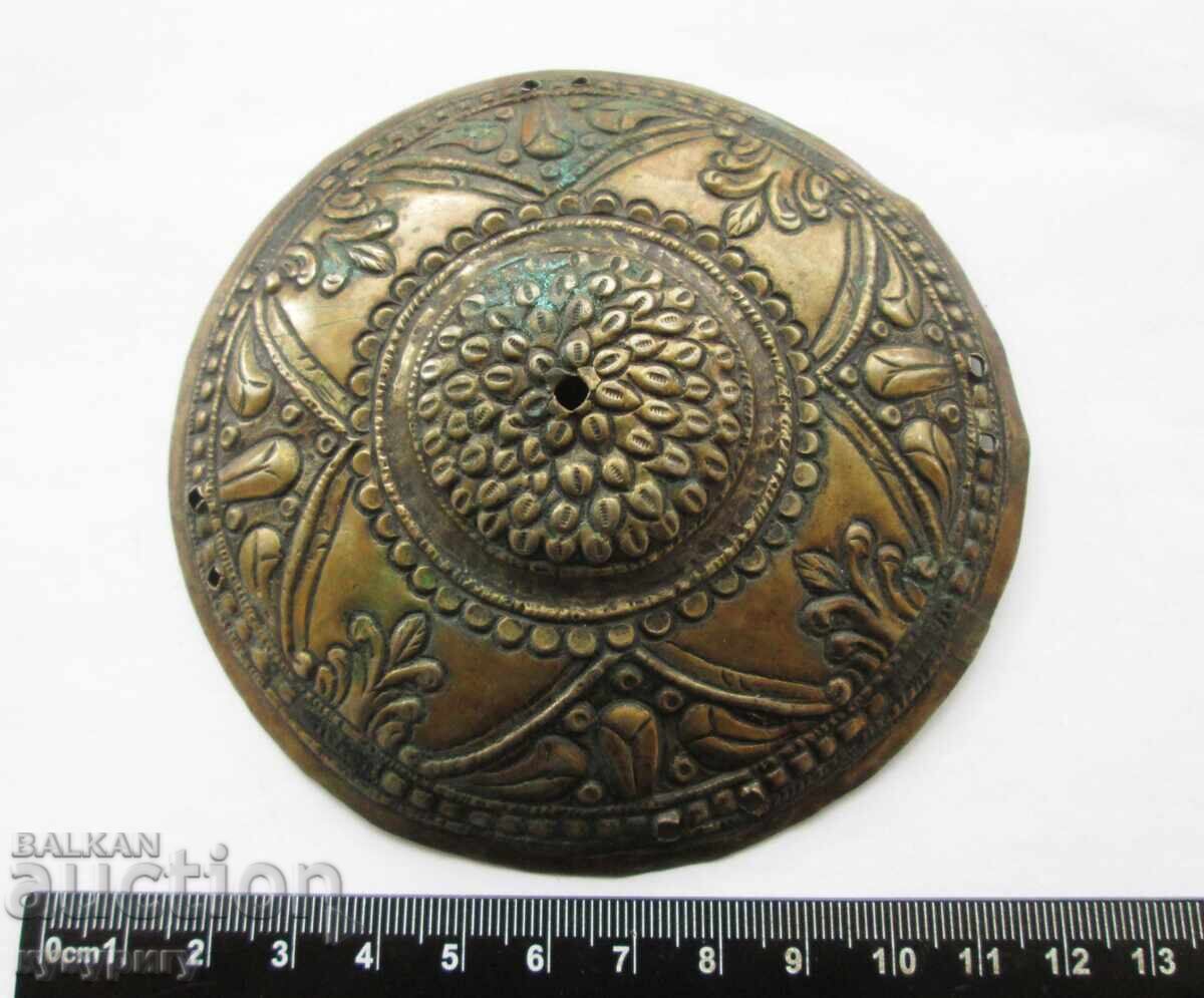 Vechi tepelik argintat renascentist, podoabă pentru costumul popular cu preț € 60.00 | 117.35 BGN Vechi tepelik argintat renascentist, podoabă pentru costumul popular cu preț € 60.00 | 117.35 BGN