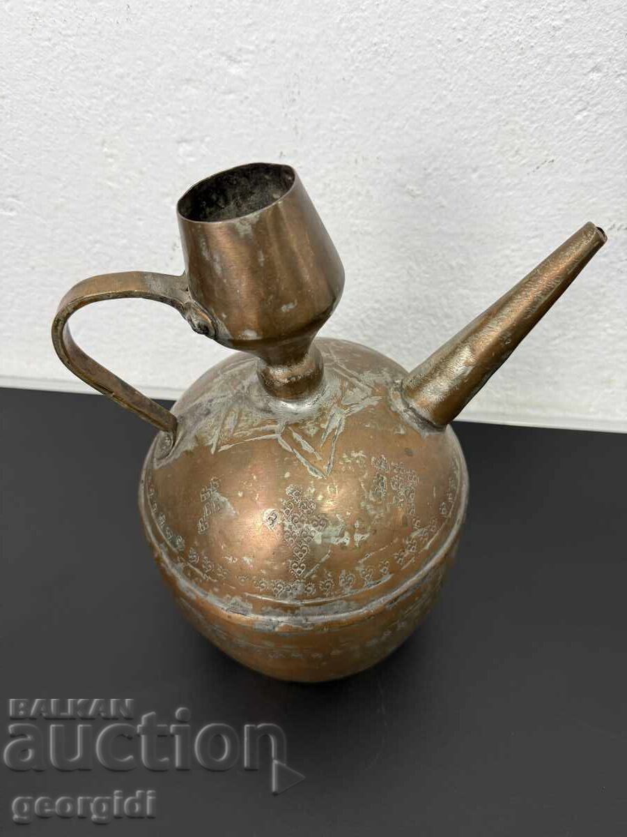 Османска медна кана / ибрик / съд. №7800 с цена € 49.00 | 95.84 лв. Османска медна кана / ибрик / съд. №7800 с цена € 49.00 | 95.84 лв.