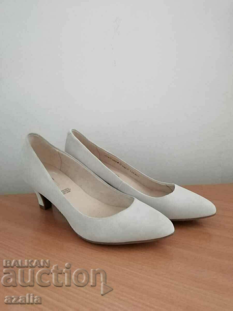 5th Avenue Women's Cream Leather Heeled Shoes, Size 36 - 6