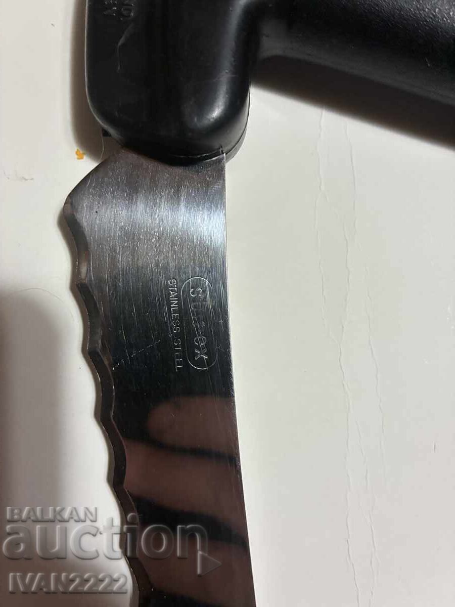 Vând cuțit cu preț € 10.00 | 19.56 BGN Vând cuțit cu preț € 10.00 | 19.56 BGN