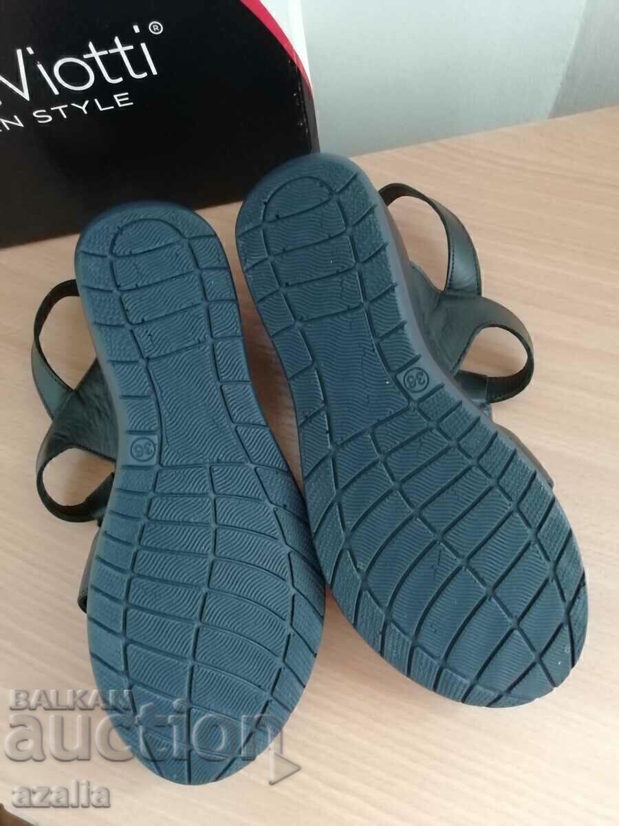 Delivery of Italian leather sandals, black, size 36 Delivery of Italian leather sandals, black, size 36