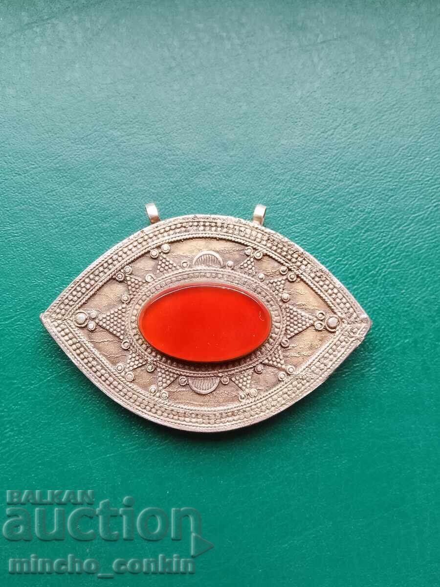 Възрожденски амулет Божието око сребро сачан карнеол.