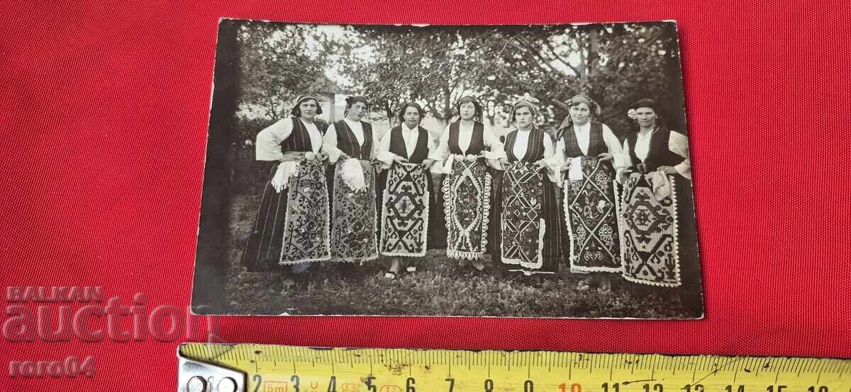 Livrarea ROCHII - FETE - ȘORȚURI