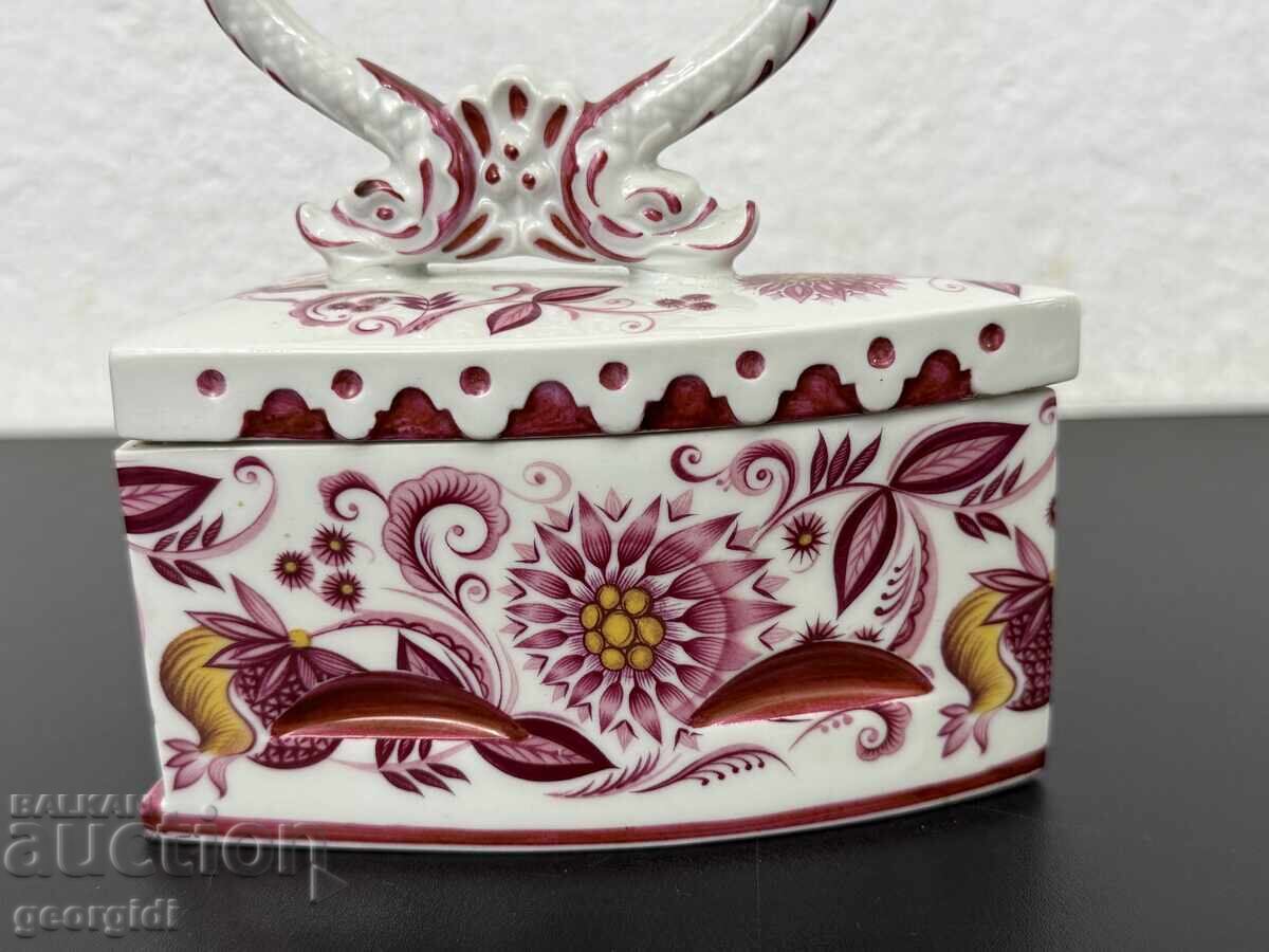 Доставка на Декоративна порцеланова ютия - Limoges. №7803