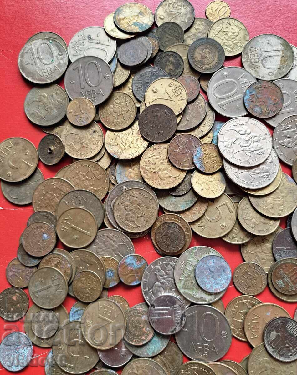 O mulțime de monede bulgărești cu preț € 10.00 | 19.56 BGN O mulțime de monede bulgărești cu preț € 10.00 | 19.56 BGN