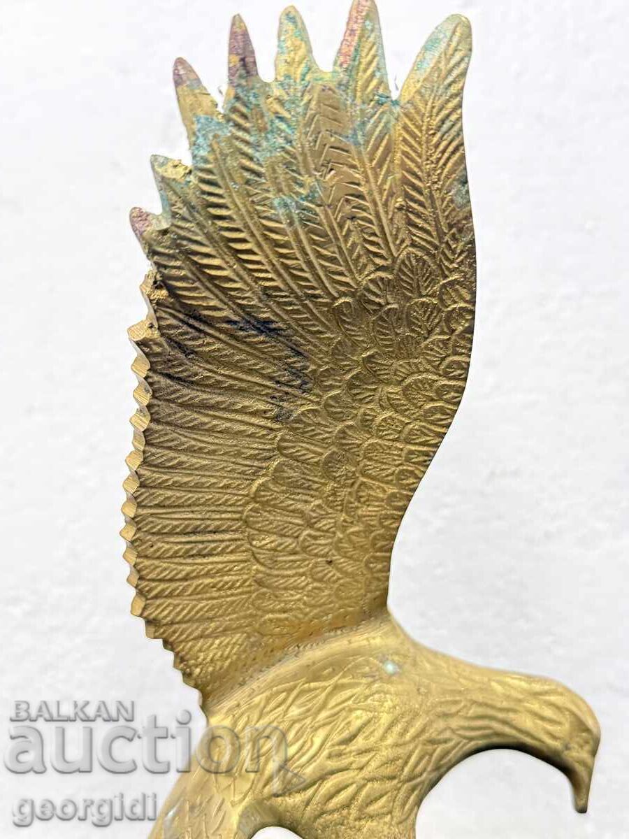 Доставка на Бронзова статуетка / скулптура на орел с плячка. №7805