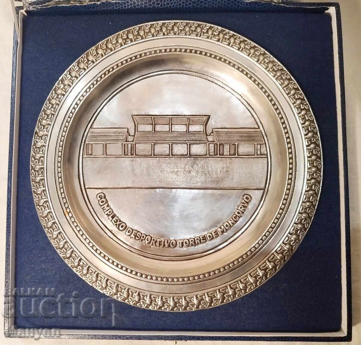 Наградна чиния, футбол. с цена € 39.90 | 78.04 лв. Наградна чиния, футбол. с цена € 39.90 | 78.04 лв.