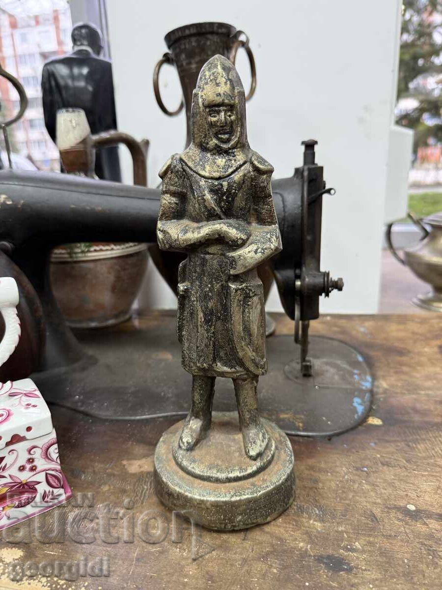Massive metal figure of a knight / warrior. No. 7807 Massive metal figure of a knight / warrior. No. 7807