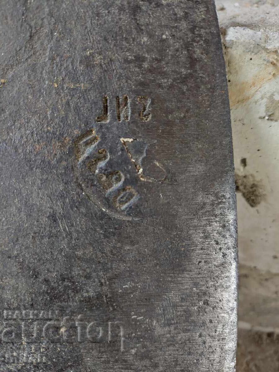 Licitație Topor vechi material Terna V.T