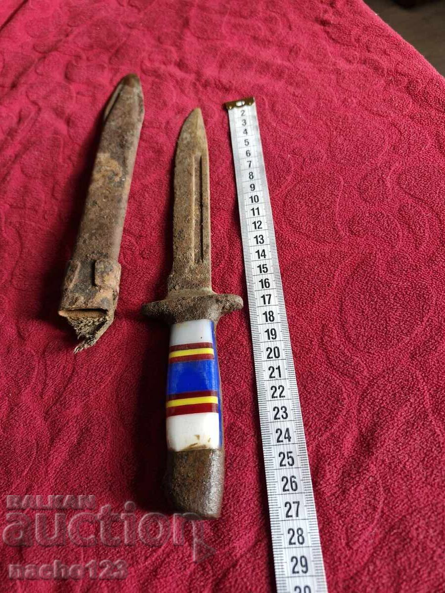 Cuțit de luptă vechi, tip camă Cuțit de luptă vechi, tip camă