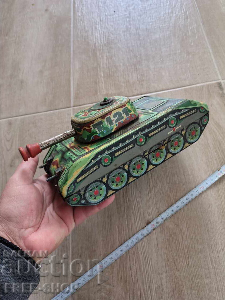 Аукцион Стар  ламаринен танк