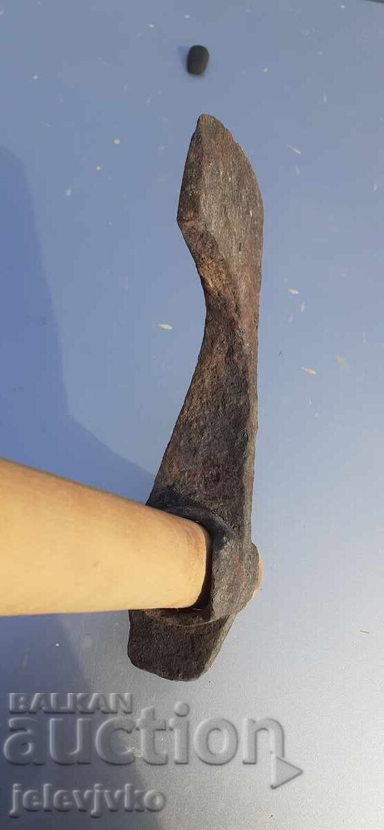 Аукцион Стара османска брадва Аукцион Стара османска брадва