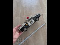 O jucărie veche de tablă