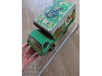 Ένα παλιό τσίγκινο παιχνίδι