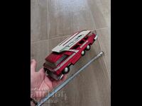 Ένα παλιό τσίγκινο παιχνίδι