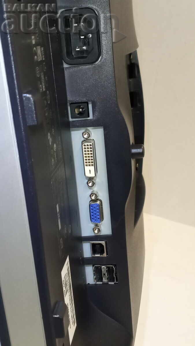 Доставка на Монитор Dell 19 инча LCD