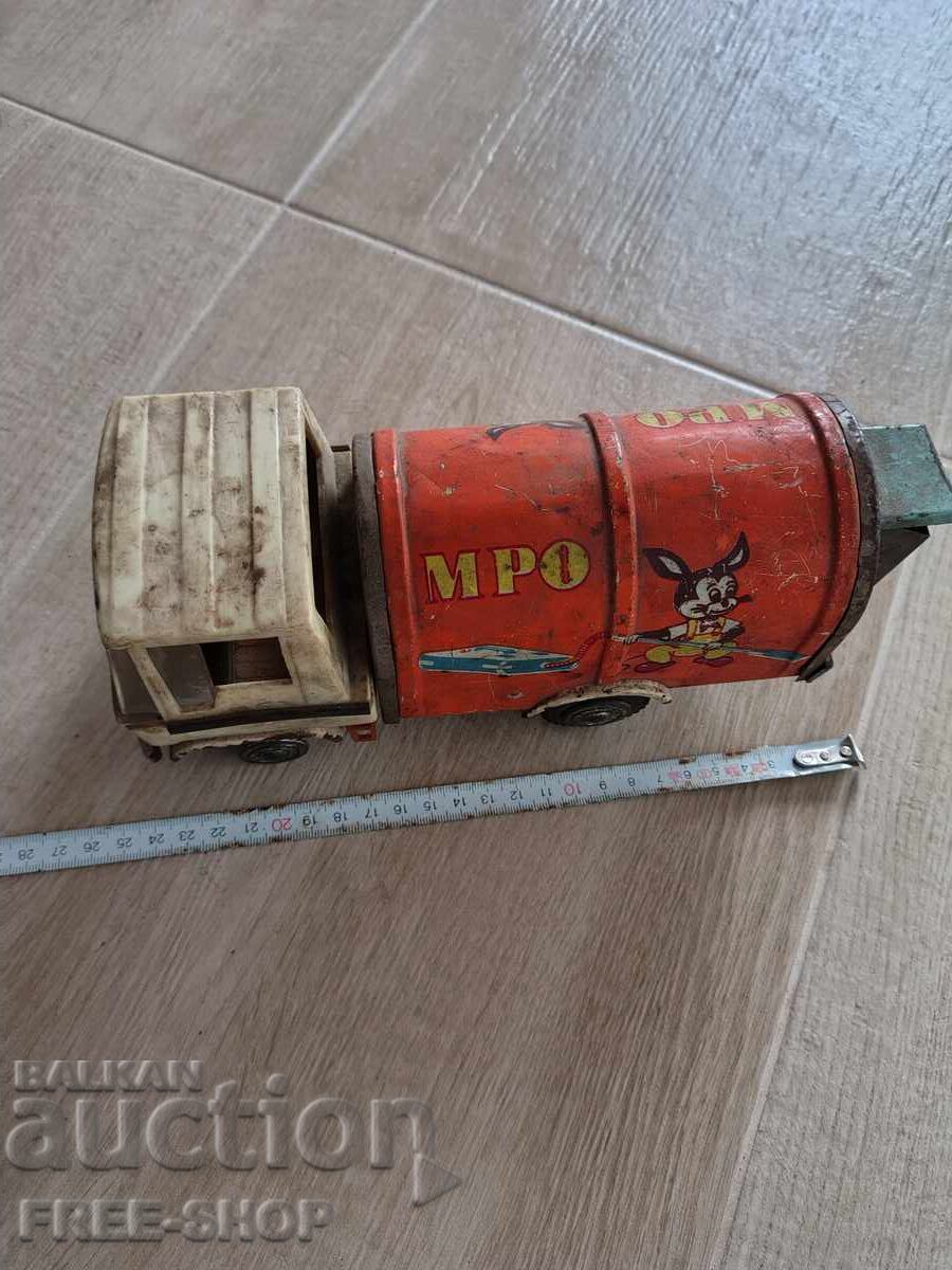 Ένα παλιό τσίγκινο παιχνίδι