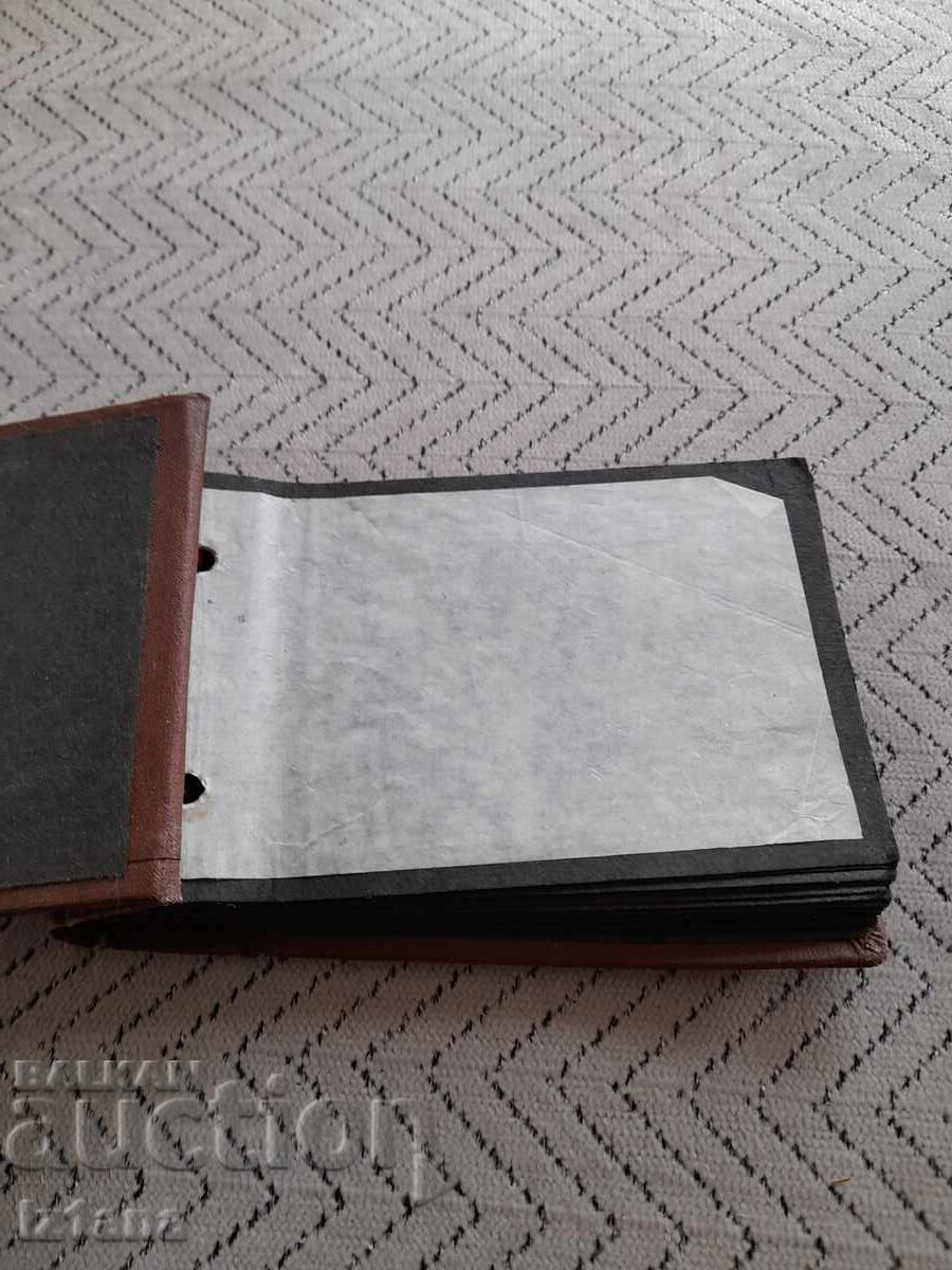 Παλιό άλμπουμ φωτογραφιών με τιμή € 9.00 | 17.60 BGN Παλιό άλμπουμ φωτογραφιών με τιμή € 9.00 | 17.60 BGN