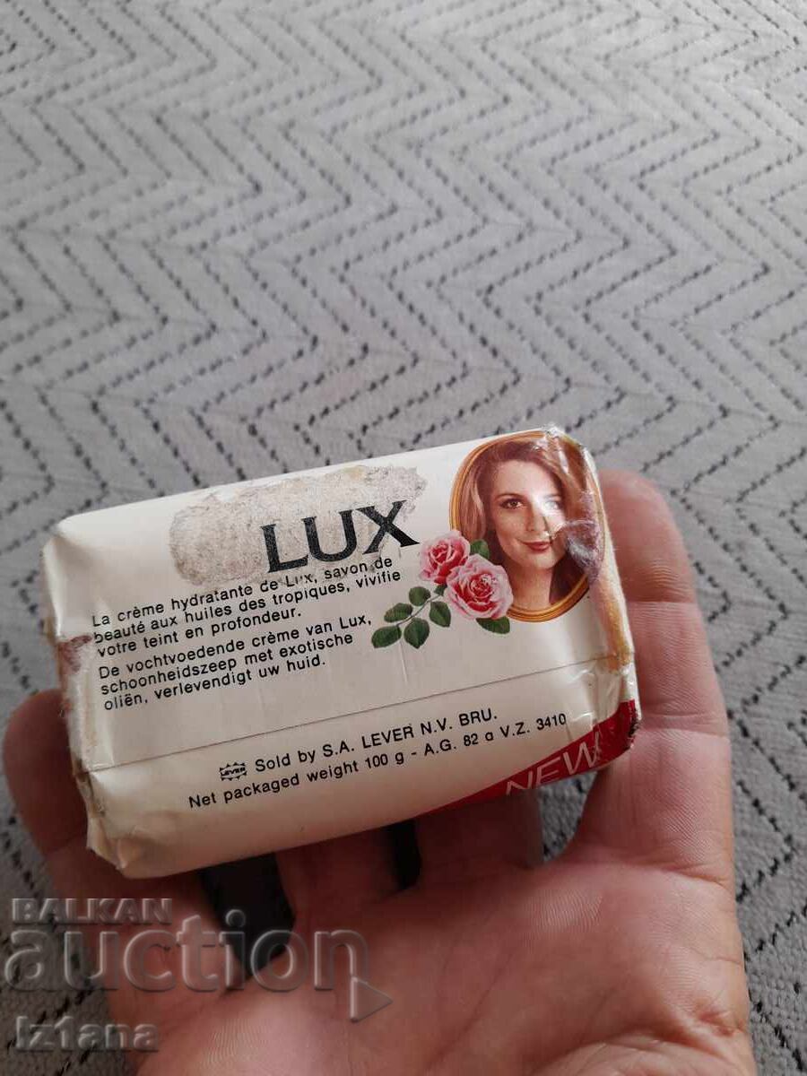 Auction  Old Lux soap
