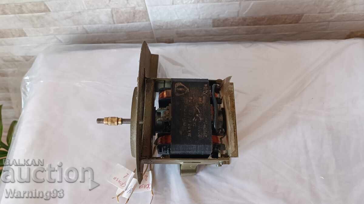 Полски електромотор - 220V - 7W - 2760 об/м - две степени с цена € 15.00 | 29.34 лв.