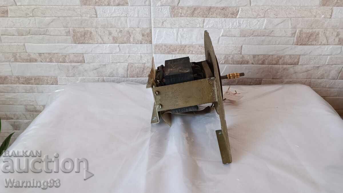 Доставка на Полски електромотор - 220V - 7W - 2760 об/м - две степени