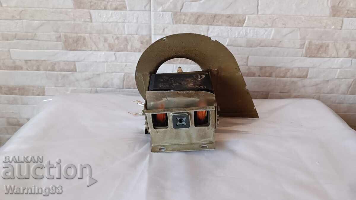 Полски електромотор - 220V - 7W - 2760 об/м - две степени - 5