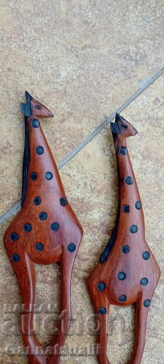 Licitație Set de salată din lemn roșu mahon, lucrat manual Licitație Set de salată din lemn roșu mahon, lucrat manual