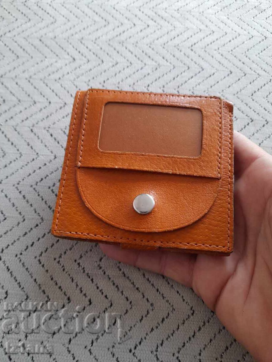 Poșetă veche, portofel cu preț € 16.00 | 31.29 BGN