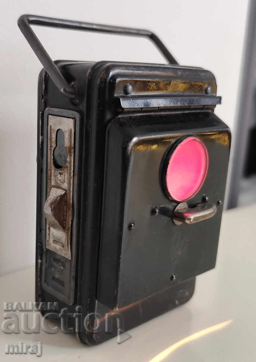 Аукцион Немско военно фенерче DAIMON от времето на вермахта Аукцион Немско военно фенерче DAIMON от времето на вермахта