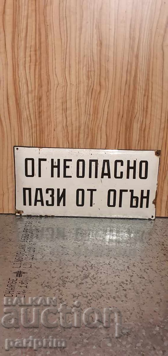 Enamelled social sign - FLAMMABLE, KEEP AWAY FROM FIRE. BZC Enamelled social sign - FLAMMABLE, KEEP AWAY FROM FIRE. BZC