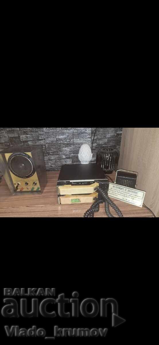 Πωλούνται παλιά τηλέφωνα αυτοκινήτου και ηχεία με τιμή € 20.00 | 39.12 BGN Πωλούνται παλιά τηλέφωνα αυτοκινήτου και ηχεία με τιμή € 20.00 | 39.12 BGN