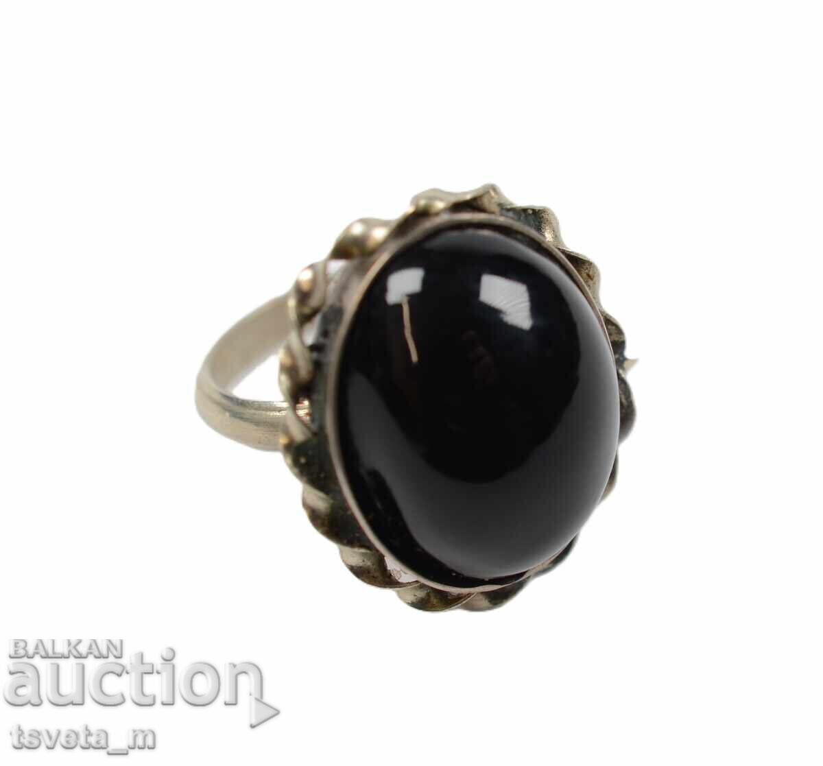 Ενα δαχτυλίδι Ενα δαχτυλίδι