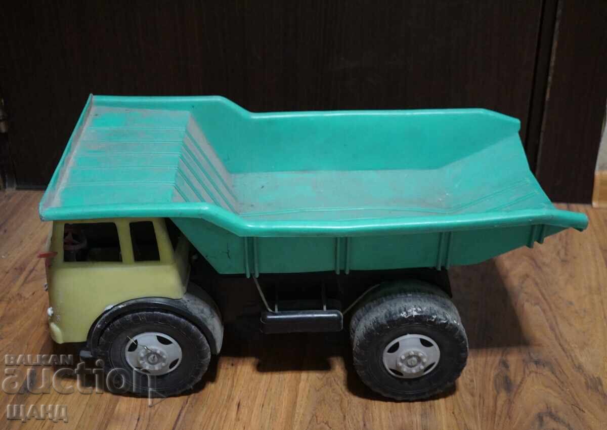 Δημοπρασία Παλιό σοσιαλιστικό πλαστικό παιχνίδι φορτηγό ανατρεπόμενο ΚΔΝ Γκάμπροβο