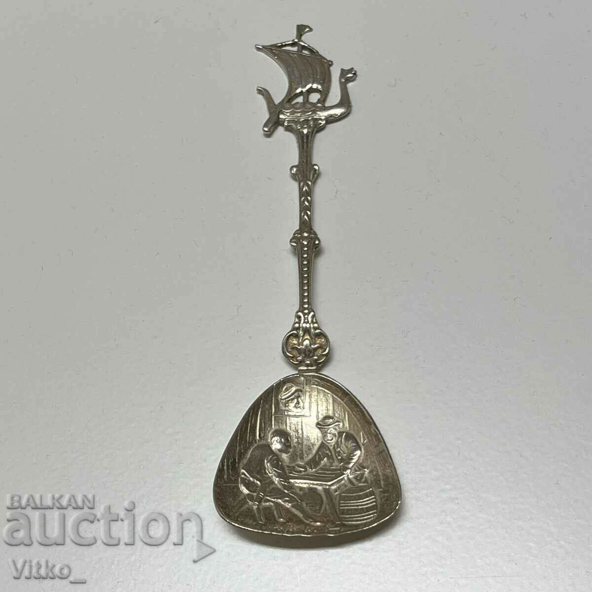 Δημοπρασία Ασημένιο κουτάλι, πλοίο Viking, σημάνσεις