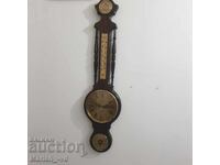 Μεγάλο βαρόμετρο, θερμόμετρο, υγρόμετρο και ρολόι