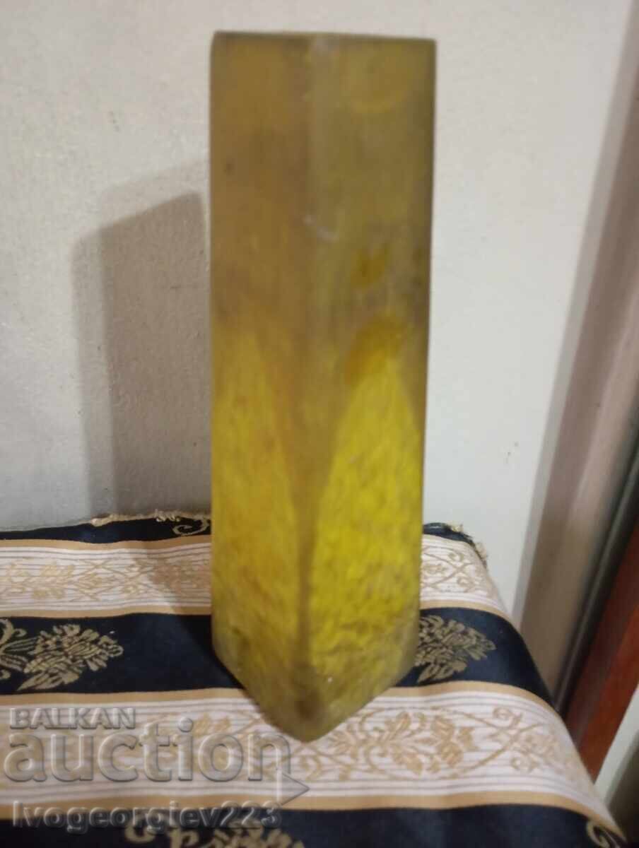 Auction  Old vase, Galle type