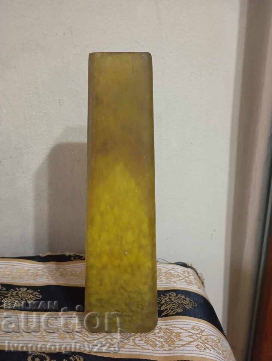 Old vase, Galle type