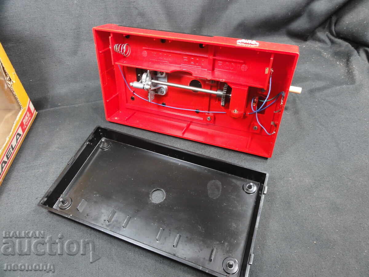 MAȘINĂ DE CUSUT VECHE RETRO SOȚ DDR RDG PIKO MICHAELA - 6