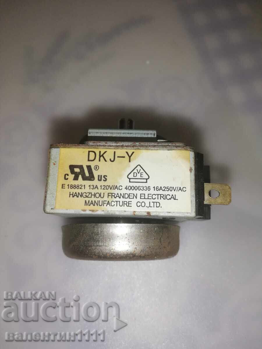 Licitație Ceas, alarmă pentru microunde