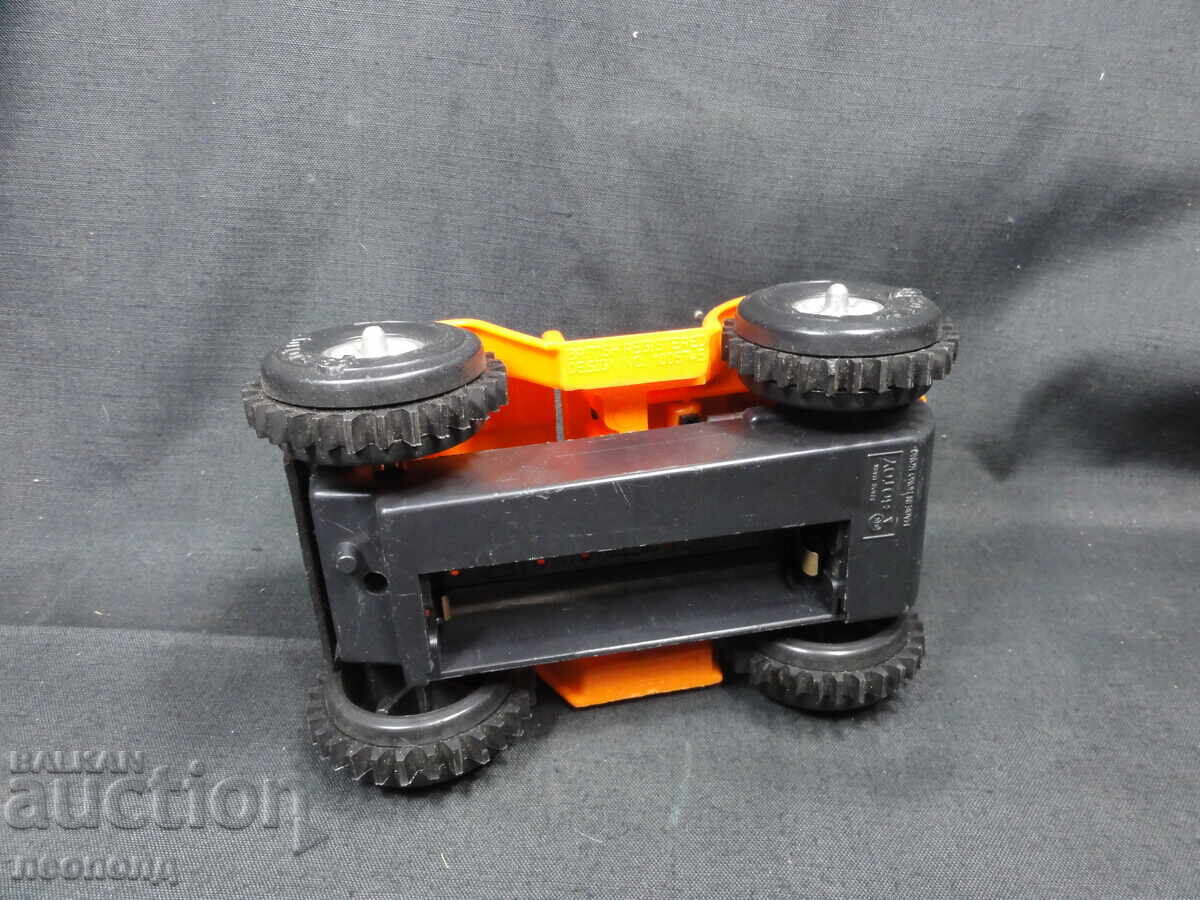 Доставка на БЗЦ СТАРA РЕТРО ПЛАСТМАСОВА ИГРАЧКА ДЖИП