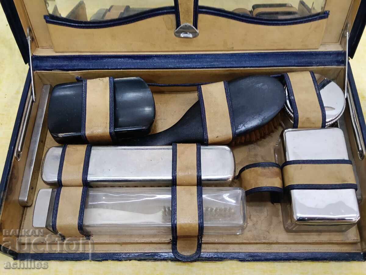 Σετ κουρείου με τιμή € 10.00 | 19.56 BGN