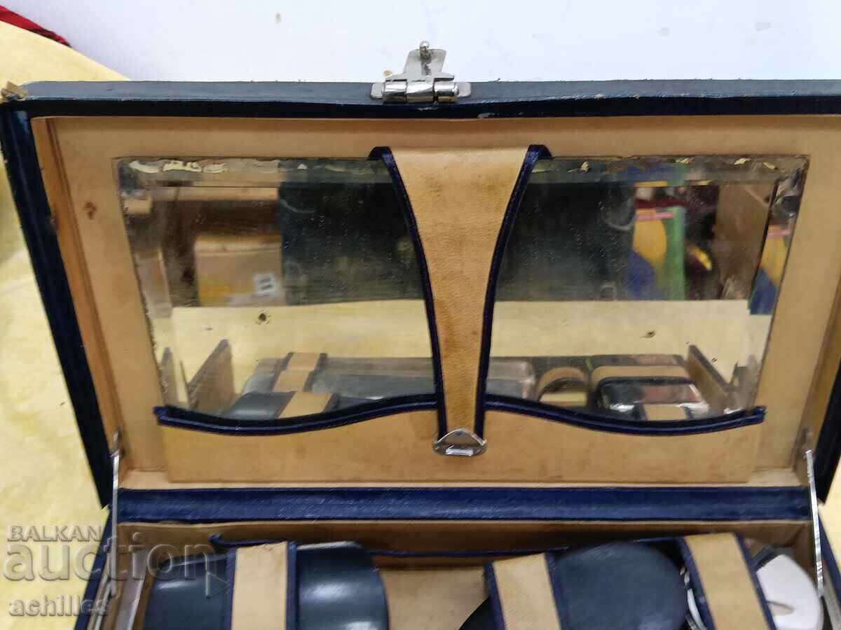 Auction Barber set Auction Barber set