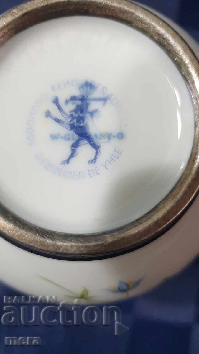 Порцеланова вазичка - 5